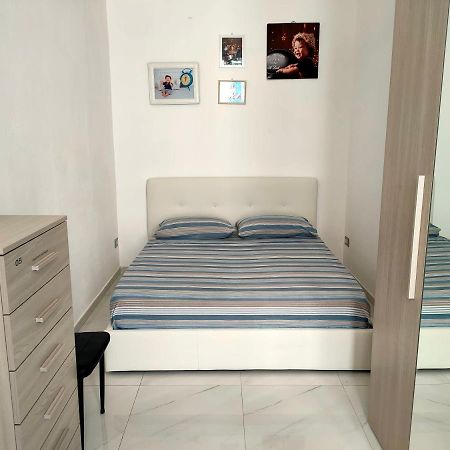 Appartamento Di Fronte Al Porto Turistico Cagliari Exterior foto